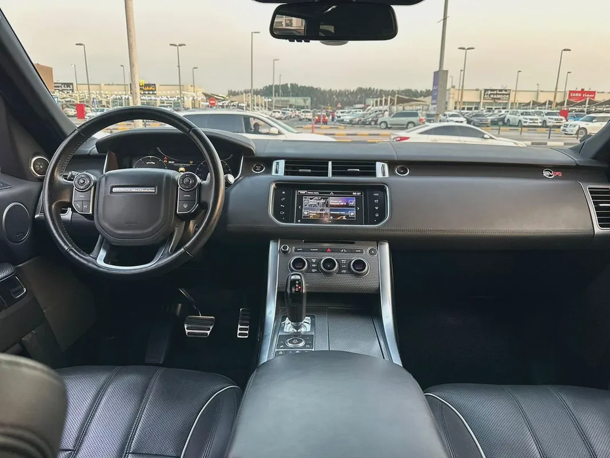 RANGE ROVER (2016) //SPORT SVR// EUROPEAN
//ORIGENAL PAINT//FULL OPTION//GOOD CONDITION//-15-15