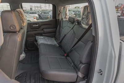 CHEVROLET SILVERADO | V8 5.3L | 4WD | GCC | 2025  (Export)-11