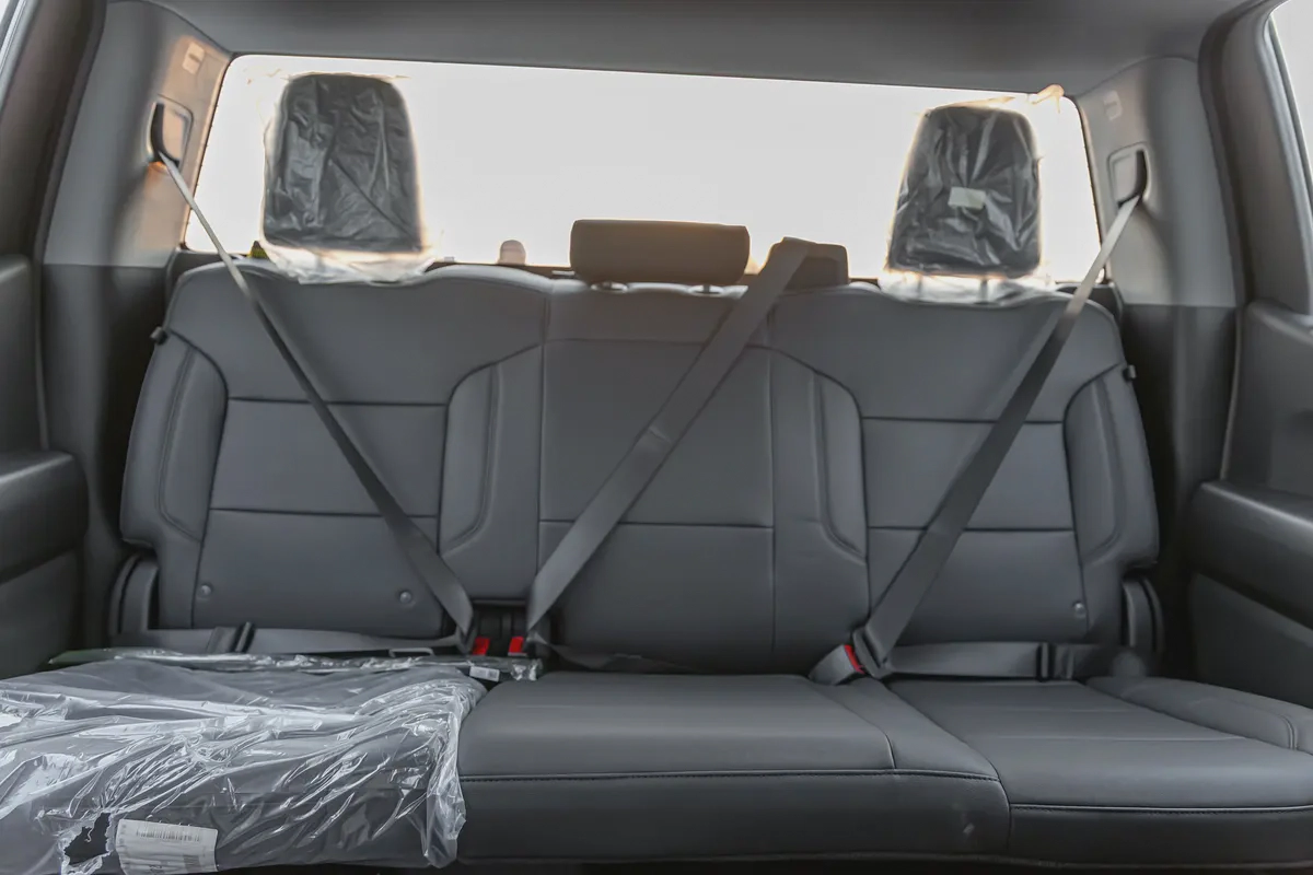 CHEVROLET SILVERADO | V8 5.3L | 4WD | GCC | 2025  (Export)-12-12
