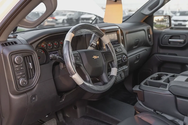 CHEVROLET SILVERADO | V8 5.3L | 4WD | GCC | 2025  (Export)