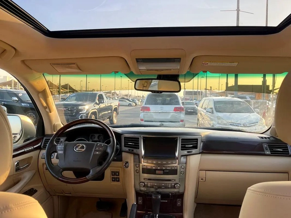 Lexus LX 570 Platinum 2009 - GCC Specs