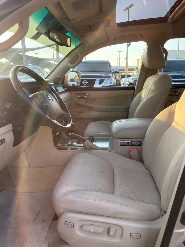 Lexus LX 570 Platinum 2009 - GCC Specs