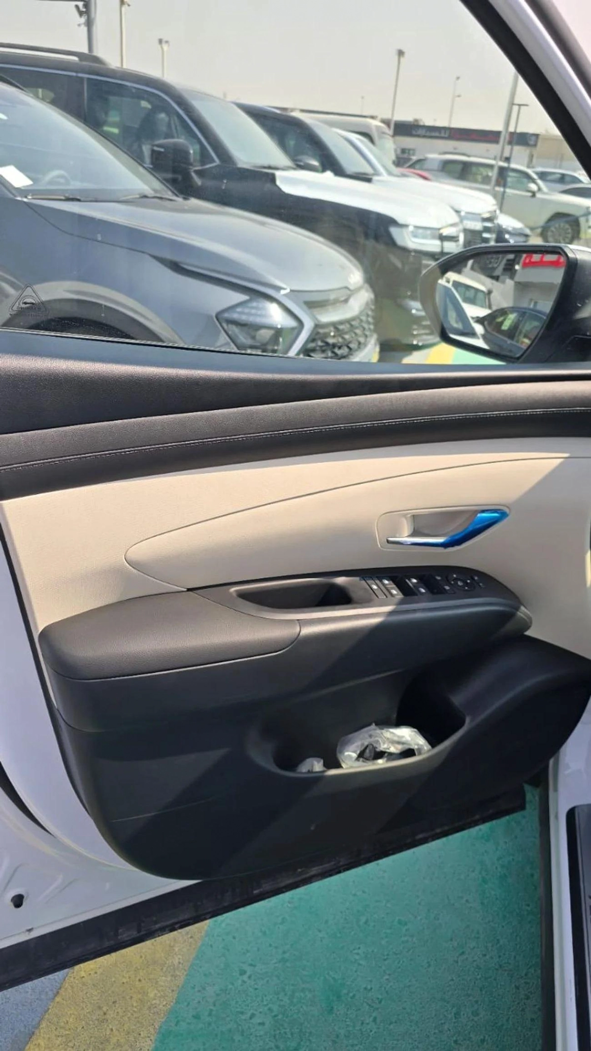 Hyundai Tucson Premium 1.6L-10-10
