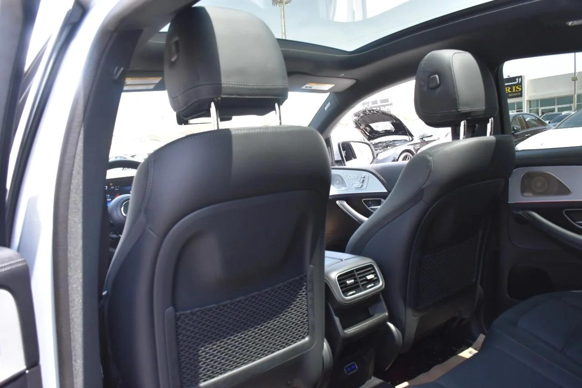 GLE53 AMG COUPE 2024 | IRIDIUM SILVER-11-11