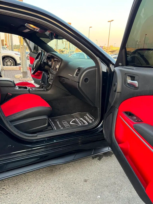 دودچ تشالينچر RT V8 5.7L HEMI موديل 2018 وارد فل اوبشن بحاله ممتازه