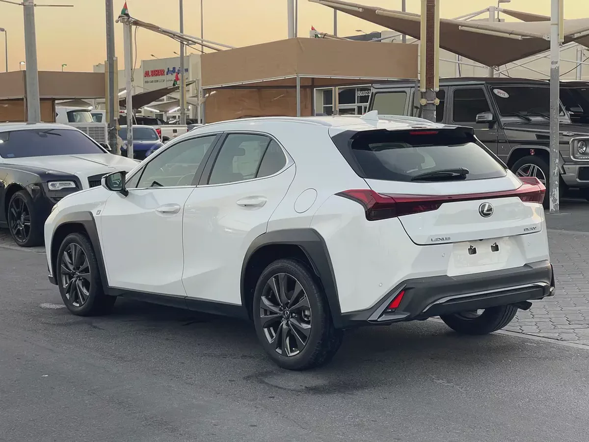لكزس UX200 خليجي Lexus UX 200 2023 GCC Specs - Pristine Condition-3-3
