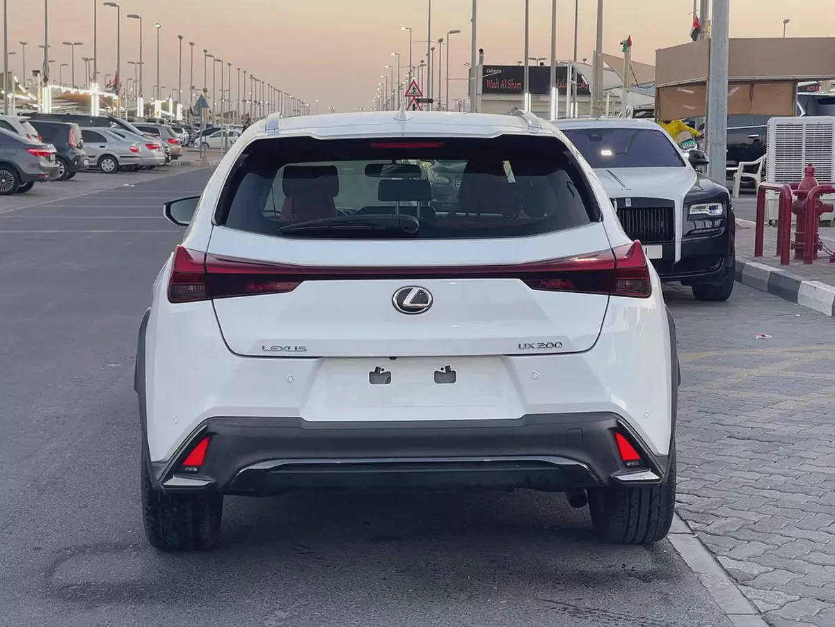 لكزس UX200 خليجي Lexus UX 200 2023 GCC Specs - Pristine Condition-4-4