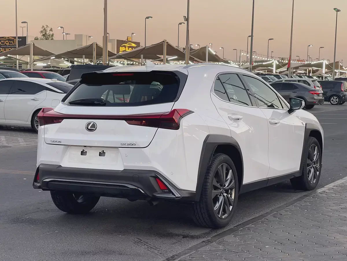 لكزس UX200 خليجي Lexus UX 200 2023 GCC Specs - Pristine Condition-5-5