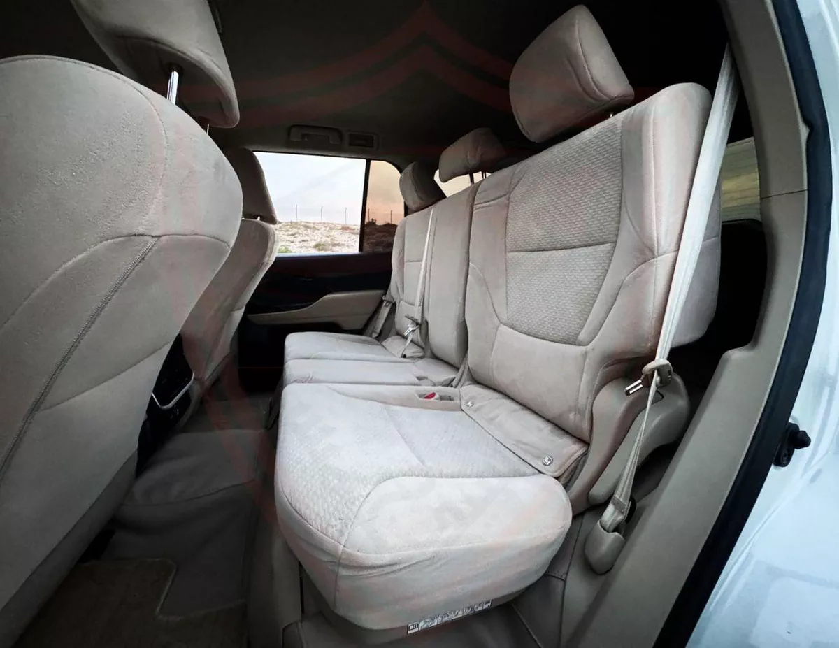 Toyota Land Cruiser GXR Toyota Land Cruiser Diesel 2022 | 3.3L V6 | GCC Specs | Accident-Free | Excellent Condition | AED 30-10-0