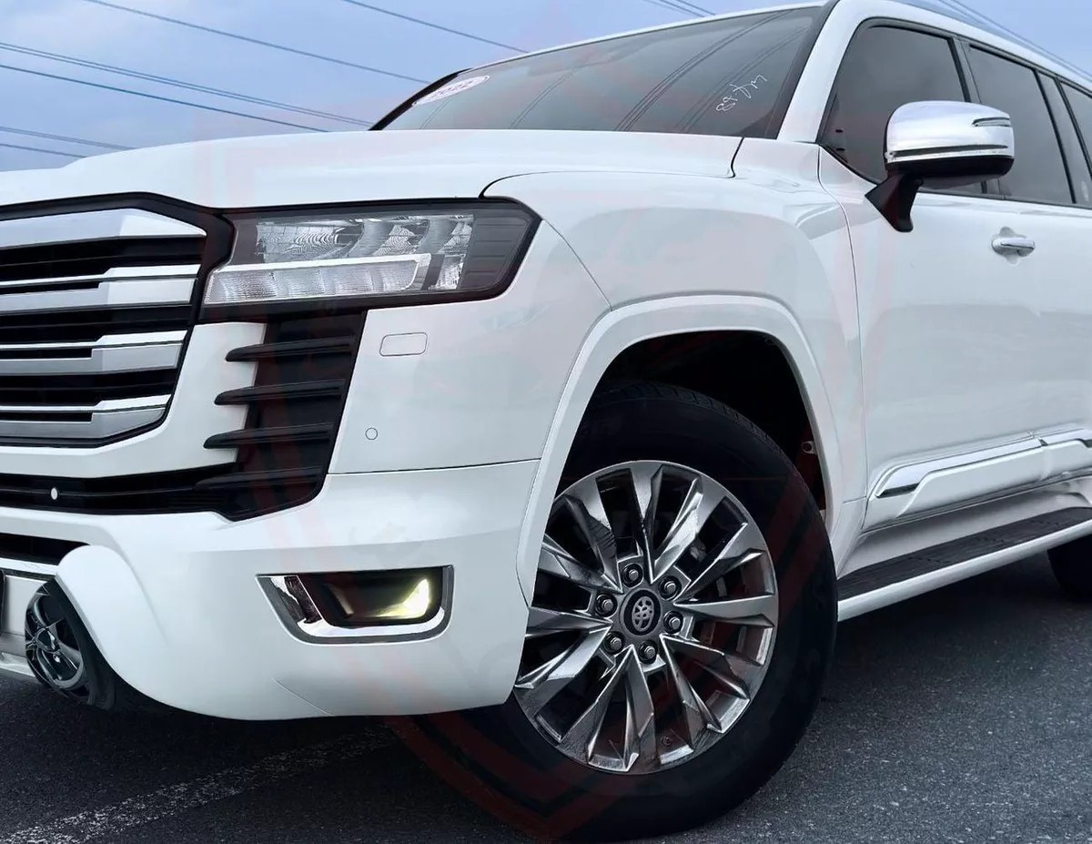 Toyota Land Cruiser GXR Toyota Land Cruiser Diesel 2022 | 3.3L V6 | GCC Specs | Accident-Free | Excellent Condition | AED 30-3-0