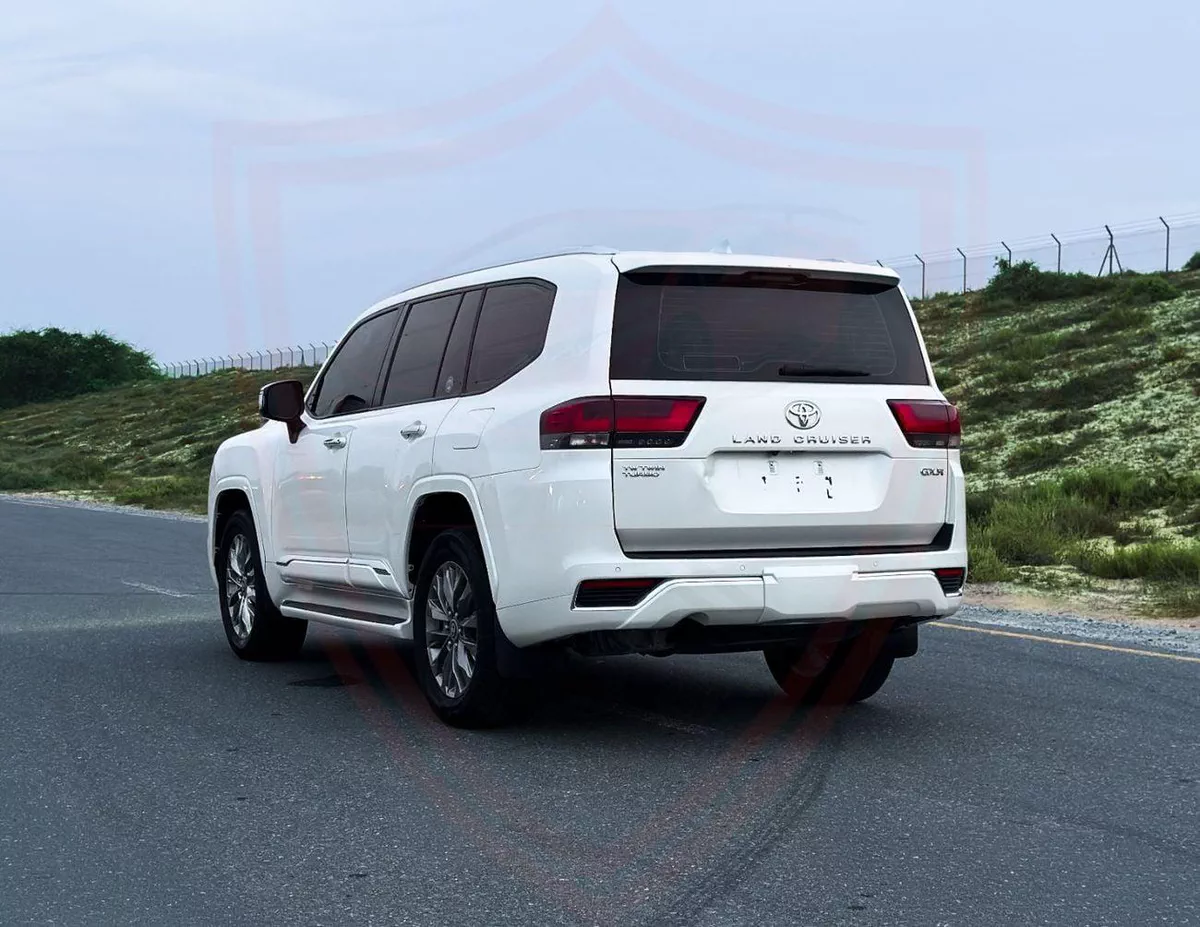 Toyota Land Cruiser GXR Toyota Land Cruiser Diesel 2022 | 3.3L V6 | GCC Specs | Accident-Free | Excellent Condition | AED 30-4-0