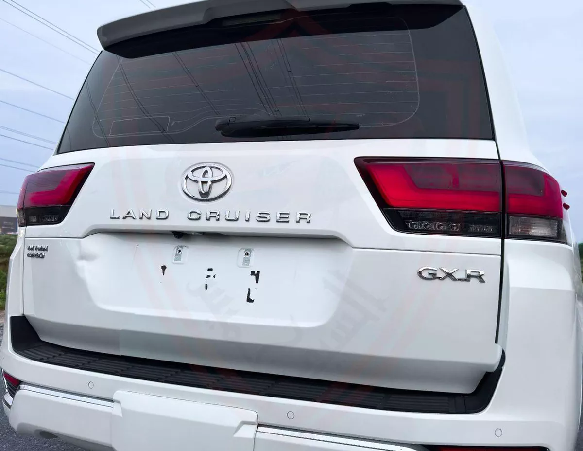 Toyota Land Cruiser GXR Toyota Land Cruiser Diesel 2022 | 3.3L V6 | GCC Specs | Accident-Free | Excellent Condition | AED 30-7-0