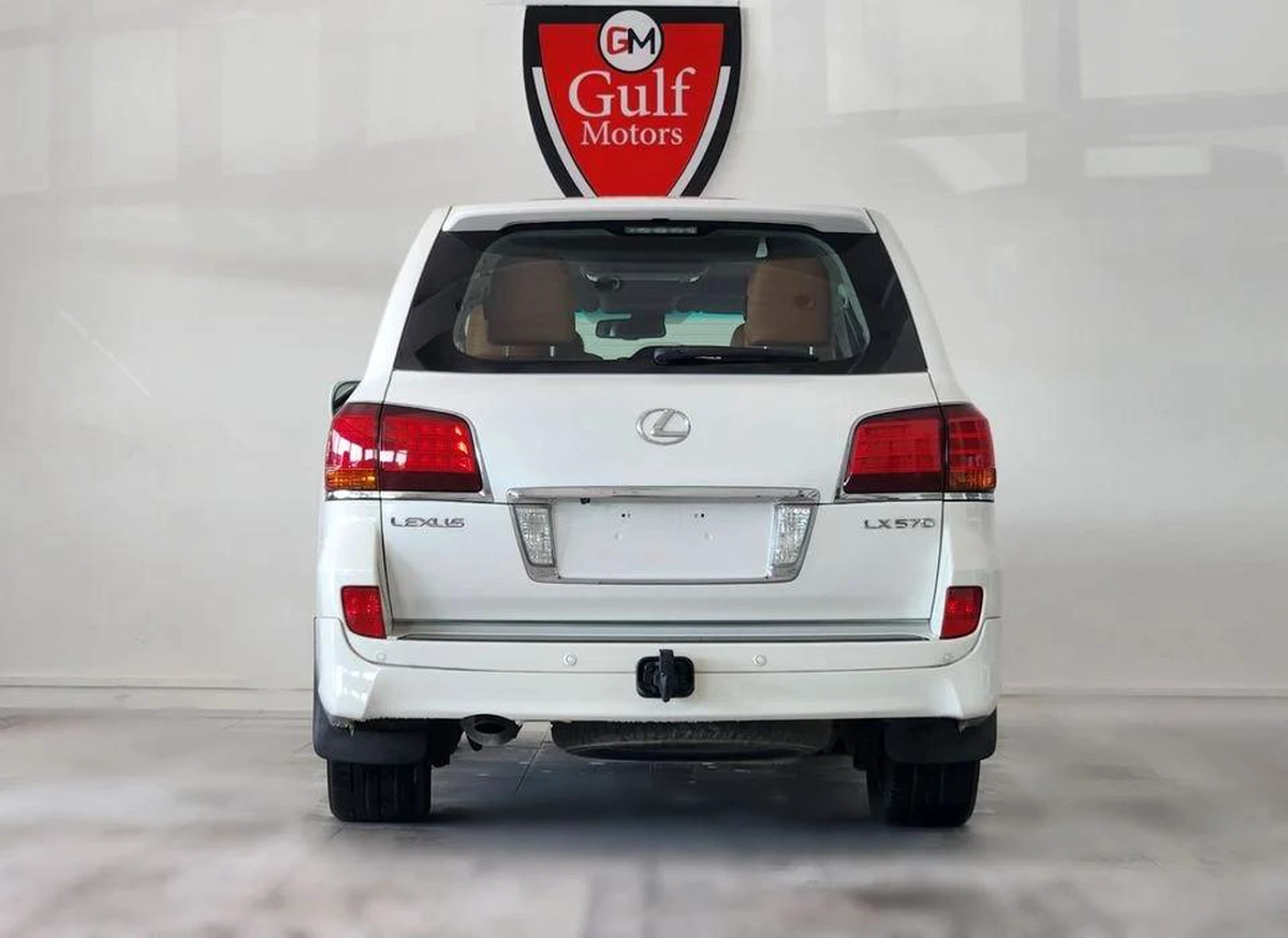 Lexus LX 570 5.7L-8CYL GCC EXCELLENT CONDITION .Al Futtaim Motors-3-3