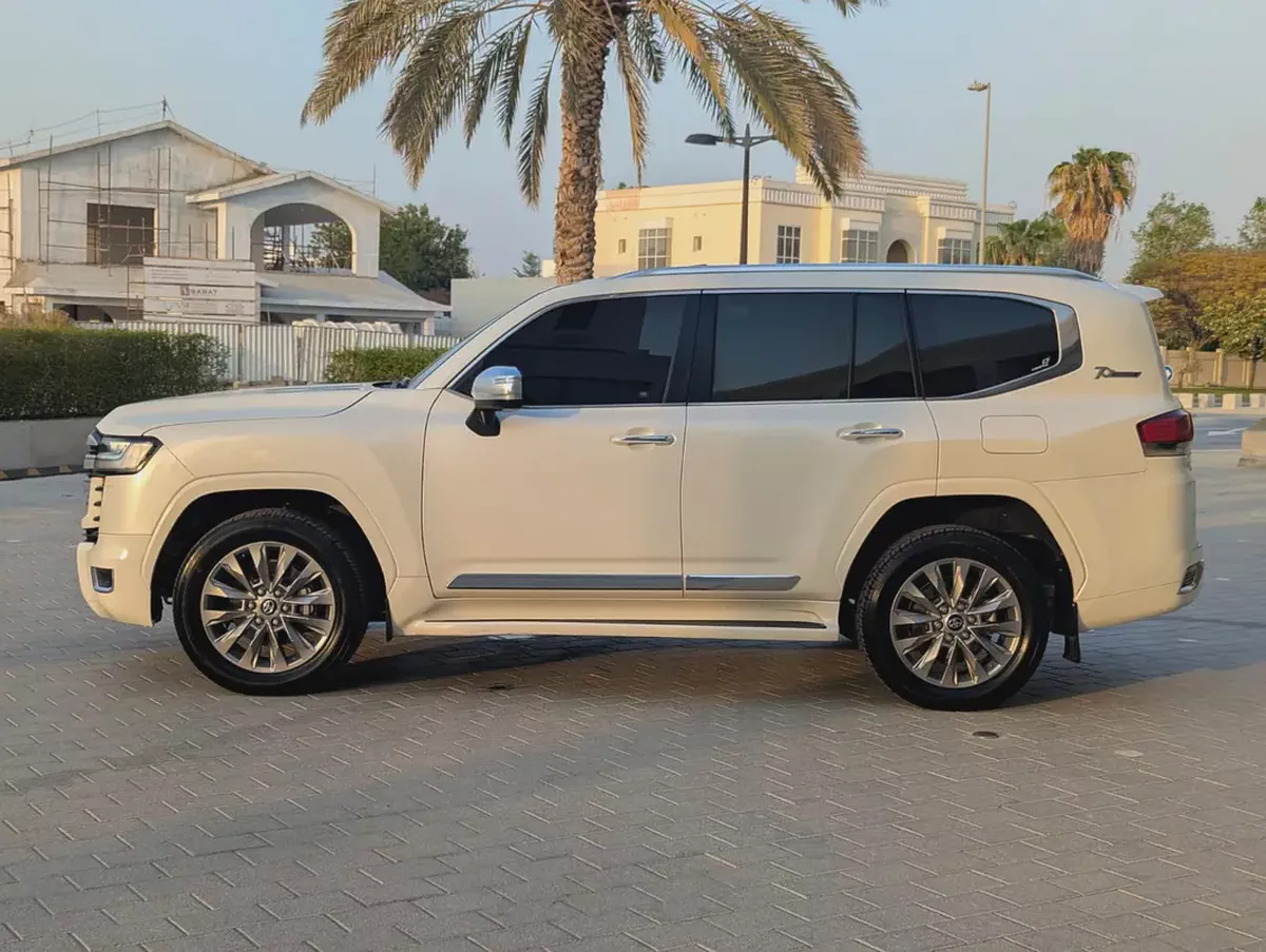 Toyota Land Cruiser VX 2022 GCC Specs Diesel V6 3.5 Excellent Condition-3-3
