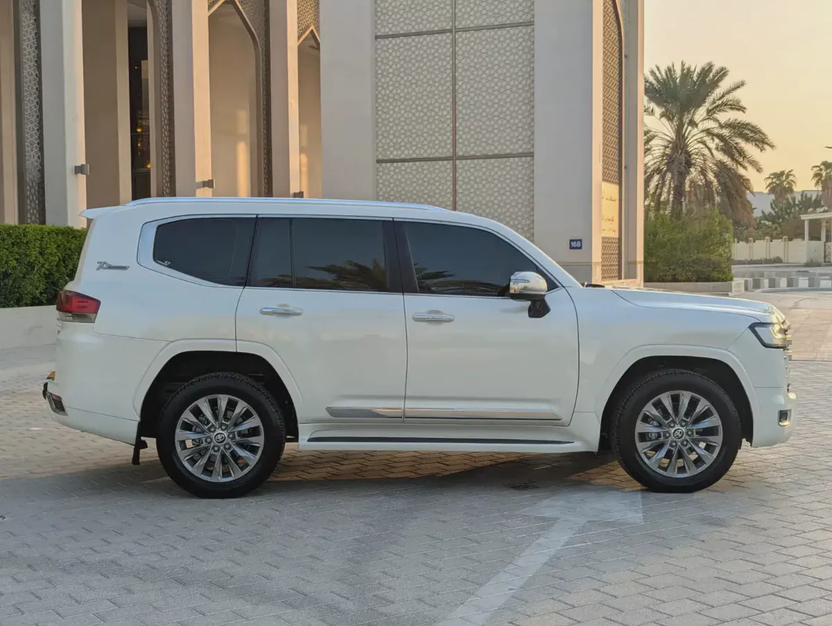 Toyota Land Cruiser VX 2022 GCC Specs Diesel V6 3.5 Excellent Condition-4-4