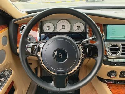 ROLLS ROYCE**2016**GCC SPEC NEAT AND CLEAN-11
