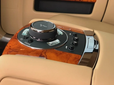 ROLLS ROYCE**2016**GCC SPEC NEAT AND CLEAN-13