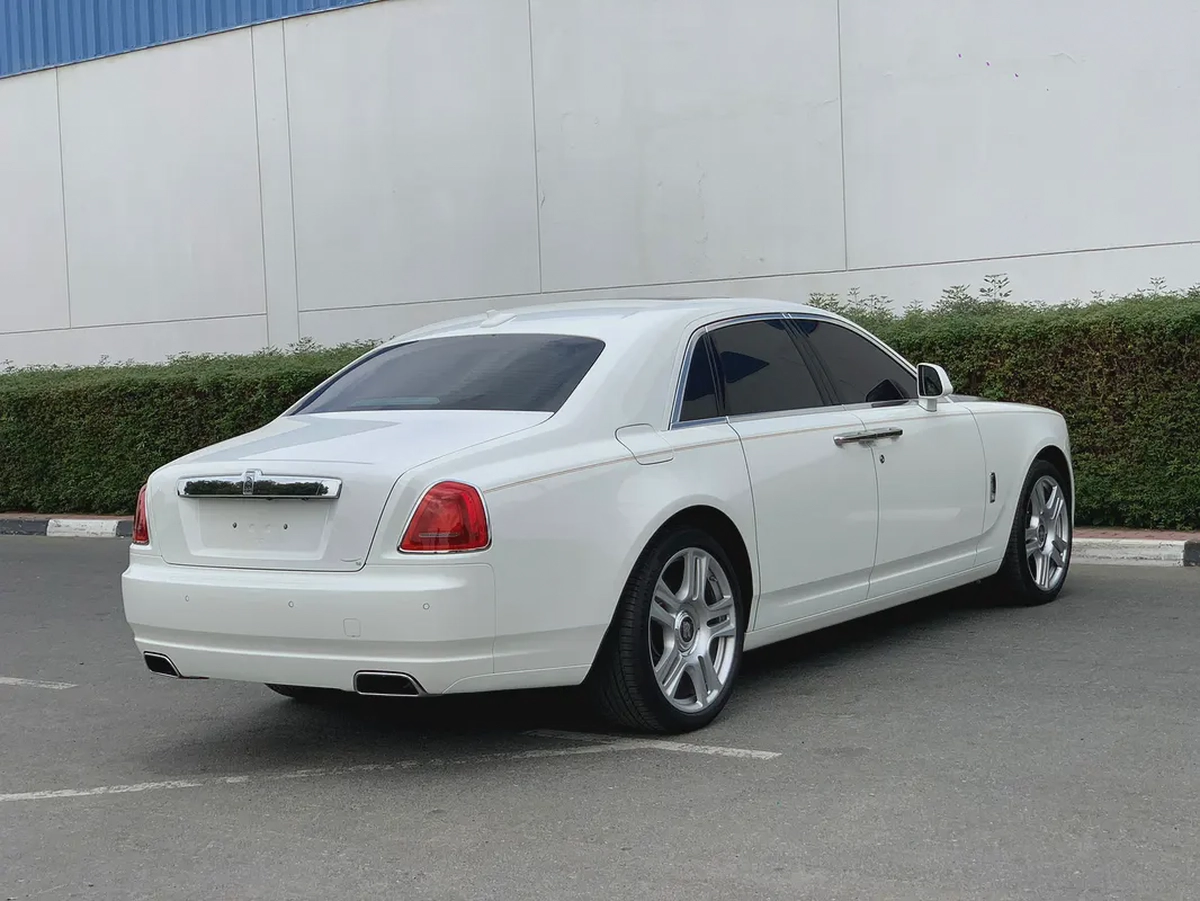 ROLLS ROYCE**2016**GCC SPEC NEAT AND CLEAN-16-16