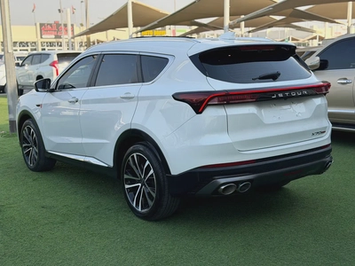 JETOUR X70 PLUS—2023–GCC—FULL OPTIONS—LUXURY—EXCELLENT CONDITIONS-6
