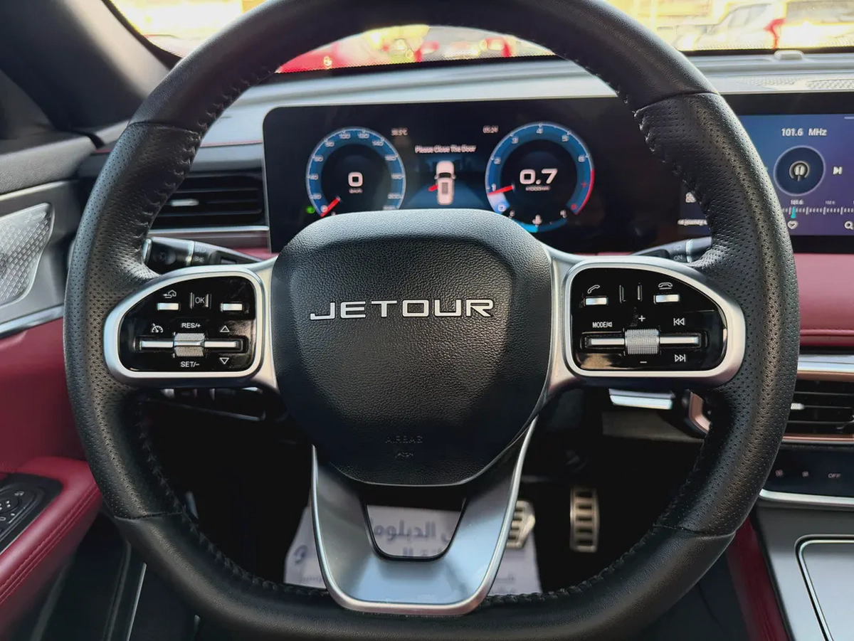 JETOUR X70 PLUS—2023–GCC—FULL OPTIONS—LUXURY—EXCELLENT CONDITIONS