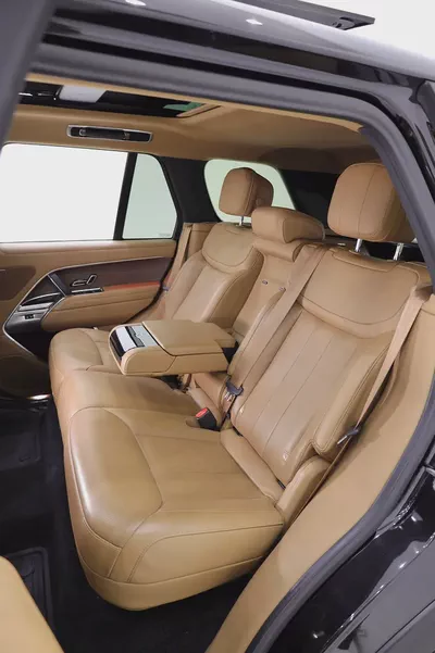 RANGE ROVER P-530 V8 FULLY LOADED 2023 LIKE NEW-9