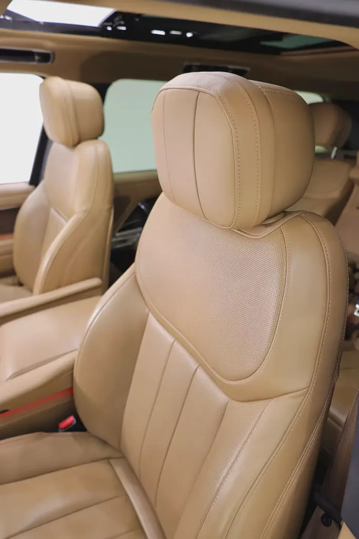 RANGE ROVER P-530 V8 FULLY LOADED 2023 LIKE NEW-10-10