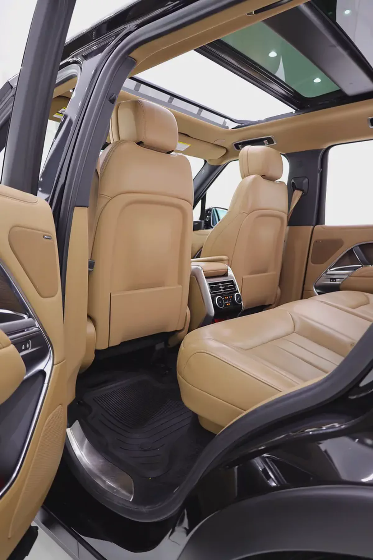 RANGE ROVER P-530 V8 FULLY LOADED 2023 LIKE NEW-11-11