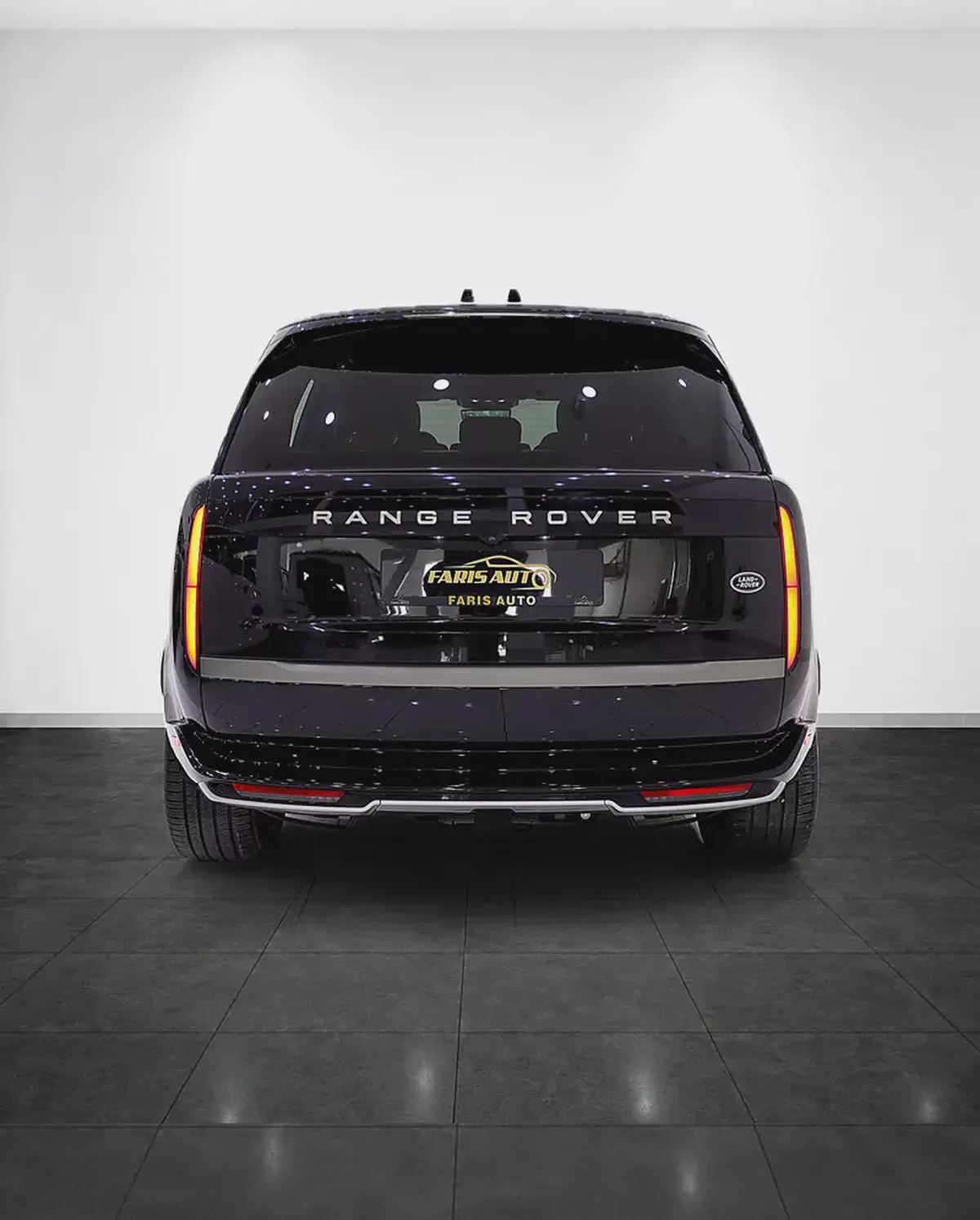 RANGE ROVER P-530 V8 FULLY LOADED 2023 LIKE NEW-2-2