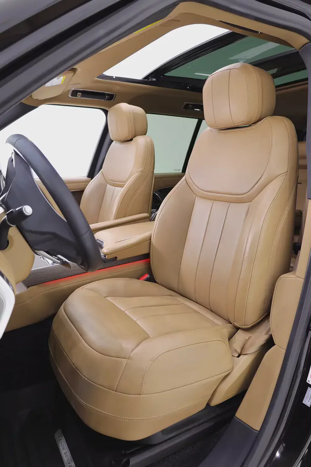 RANGE ROVER P-530 V8 FULLY LOADED 2023 LIKE NEW-6-6