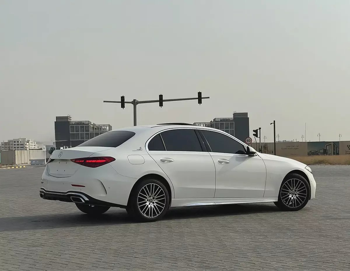 2025 Mercedes‑Benz C200L | 12,000 km | Excellent Condition-5-5