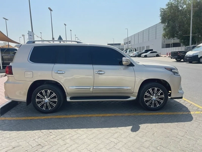 GCC Specs Lexus LX 570 Sport 2015 - Perfect Condition-7
