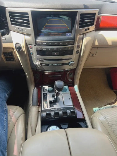 GCC Specs Lexus LX 570 Sport 2015 - Perfect Condition-19