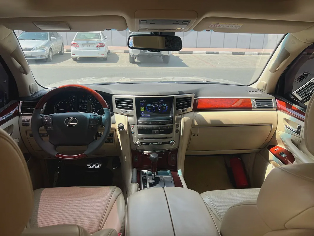 GCC Specs Lexus LX 570 Sport 2015 - Perfect Condition-10-10