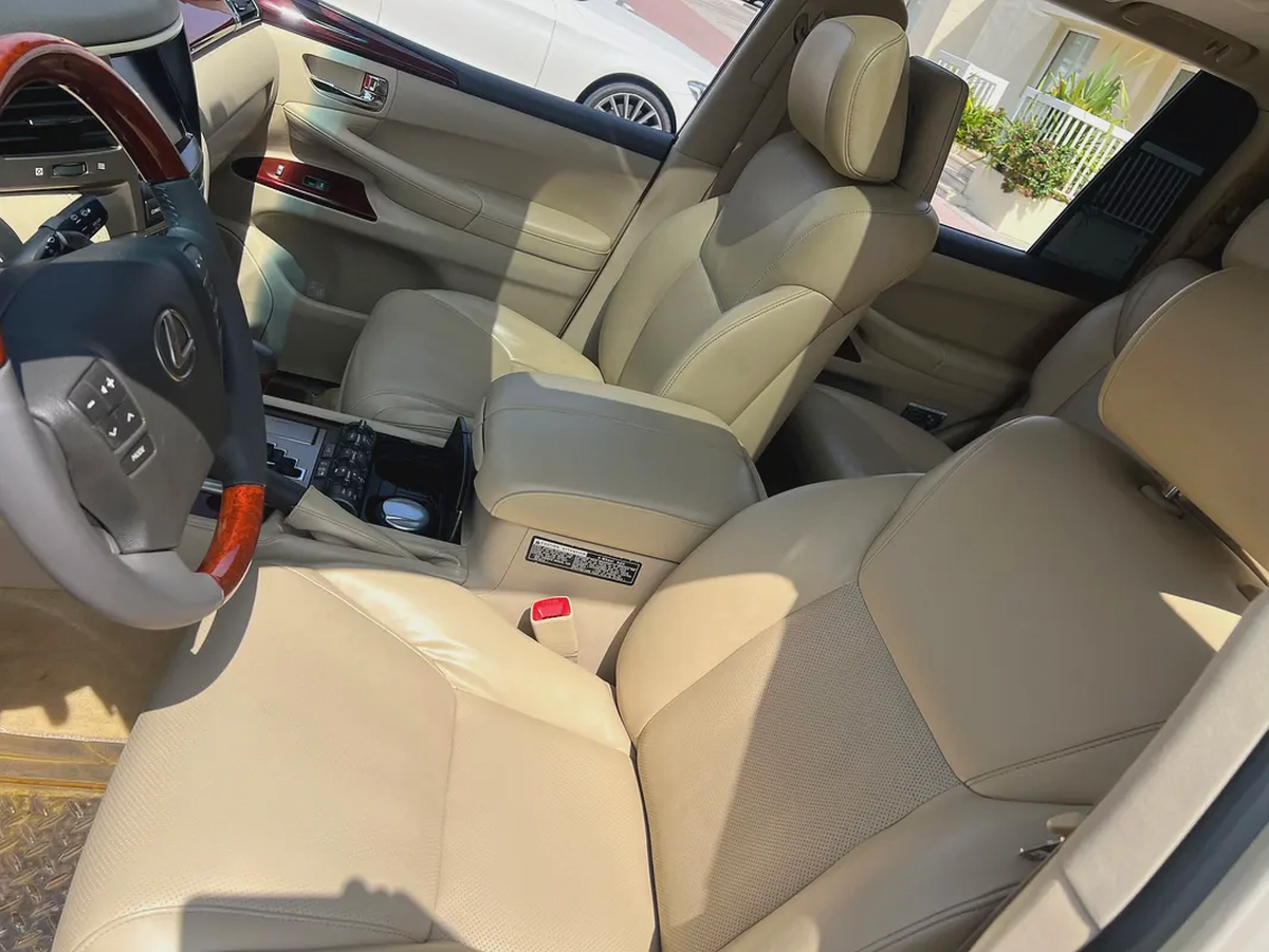 GCC Specs Lexus LX 570 Sport 2015 - Perfect Condition-15-15