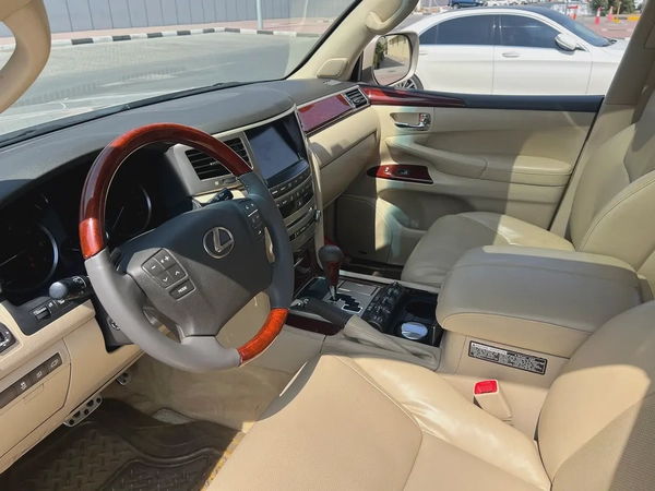GCC Specs Lexus LX 570 Sport 2015 - Perfect Condition