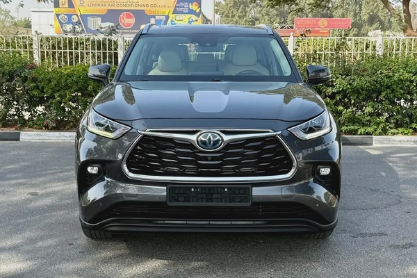 2022 Toyota Highlander VXR Hybrid | G.C.C | First Owner
