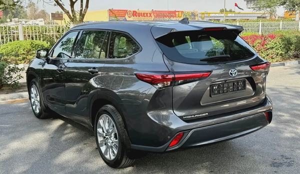 2022 Toyota Highlander VXR Hybrid | G.C.C | First Owner
