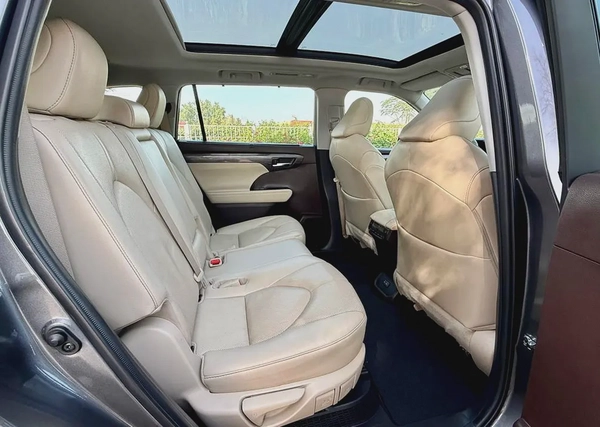 2022 Toyota Highlander VXR Hybrid | G.C.C | First Owner