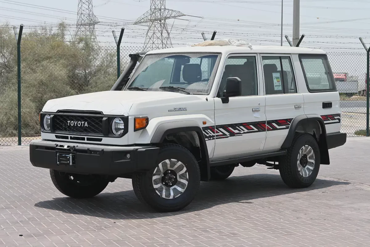 Toyota Land Cruiser LC 76 LX 2026 GCC Specs DIFF LOCK , WINCH-2-2
