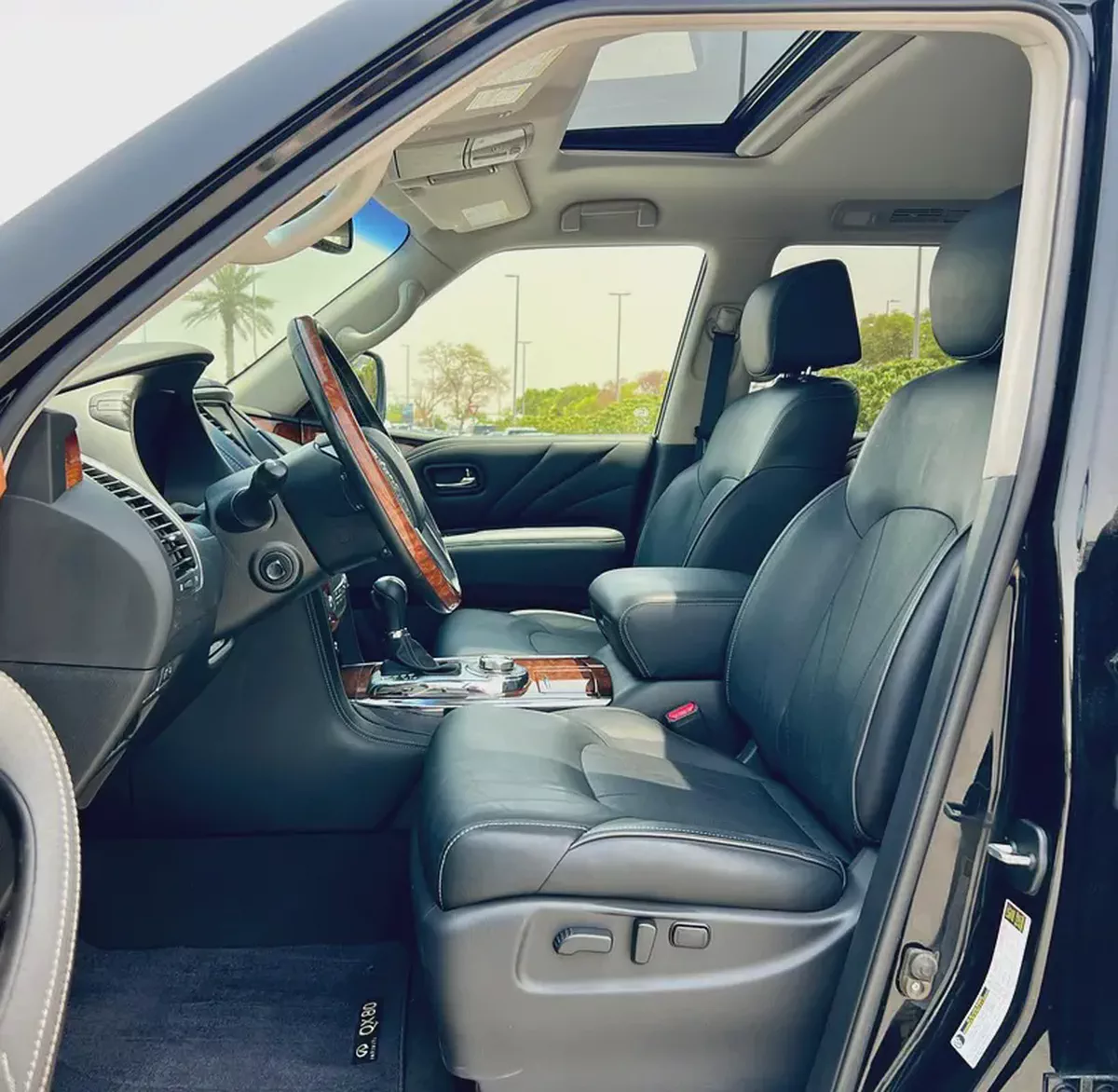 INFINITI QX80 2017 VIP FULL OPTION-15-15