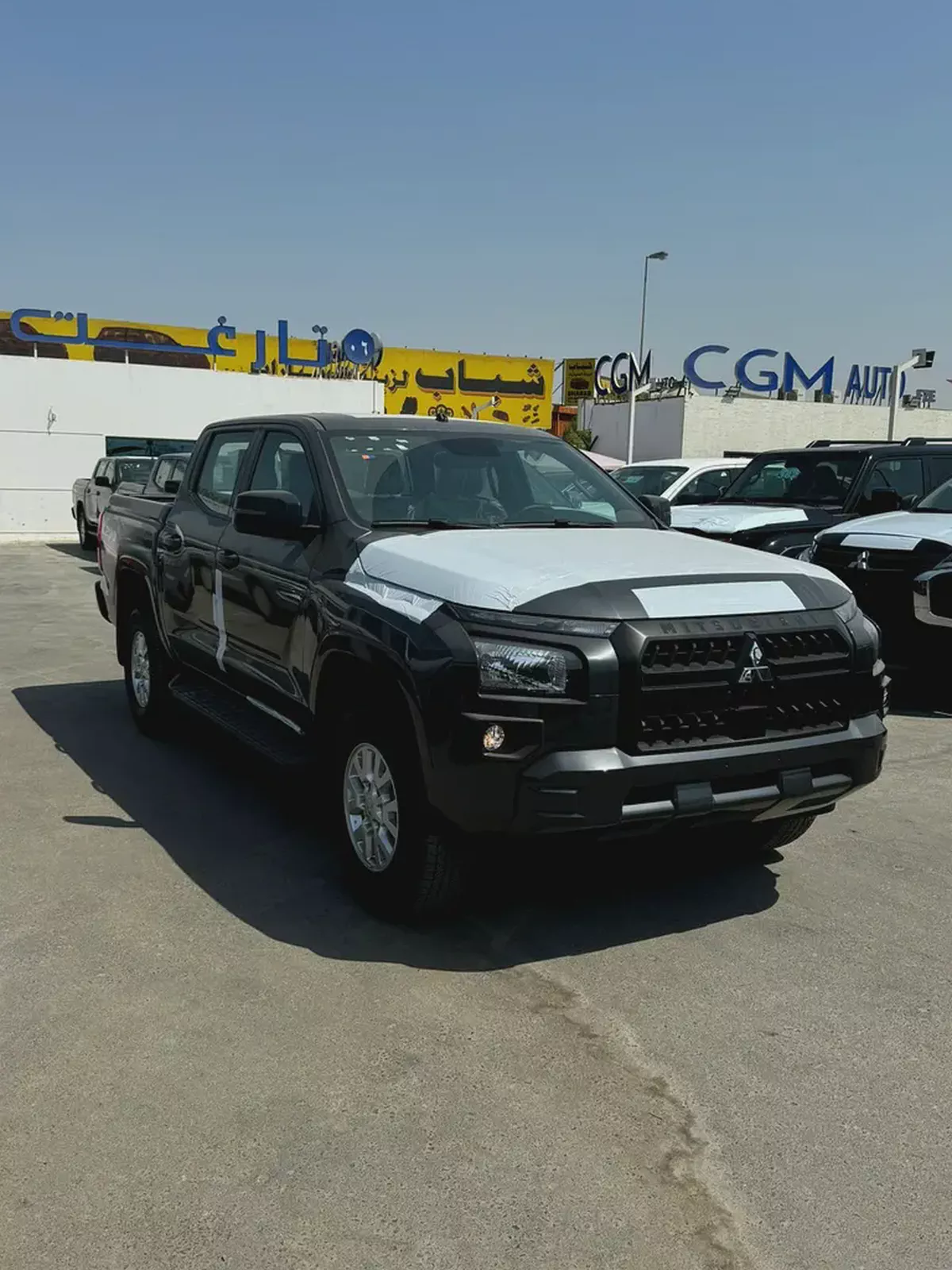 Mitsubishi L200 Double Cab GLX 2026 Petrol - GCC Specs - Brand New!
