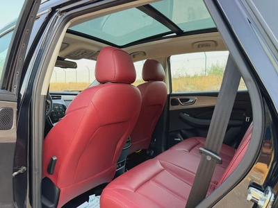 MG—RX5–GCC—FREE ACCIDENT—LUXURY—FULL OPTIONS—FULL SERVICE HISTORY—UNDER WARRANTY-8