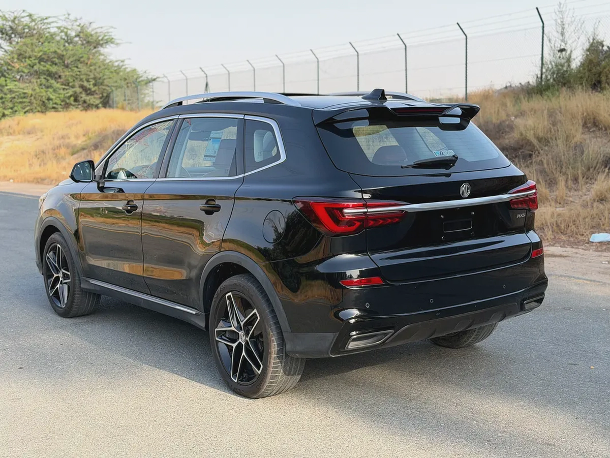 MG—RX5–GCC—FREE ACCIDENT—LUXURY—FULL OPTIONS—FULL SERVICE HISTORY—UNDER WARRANTY