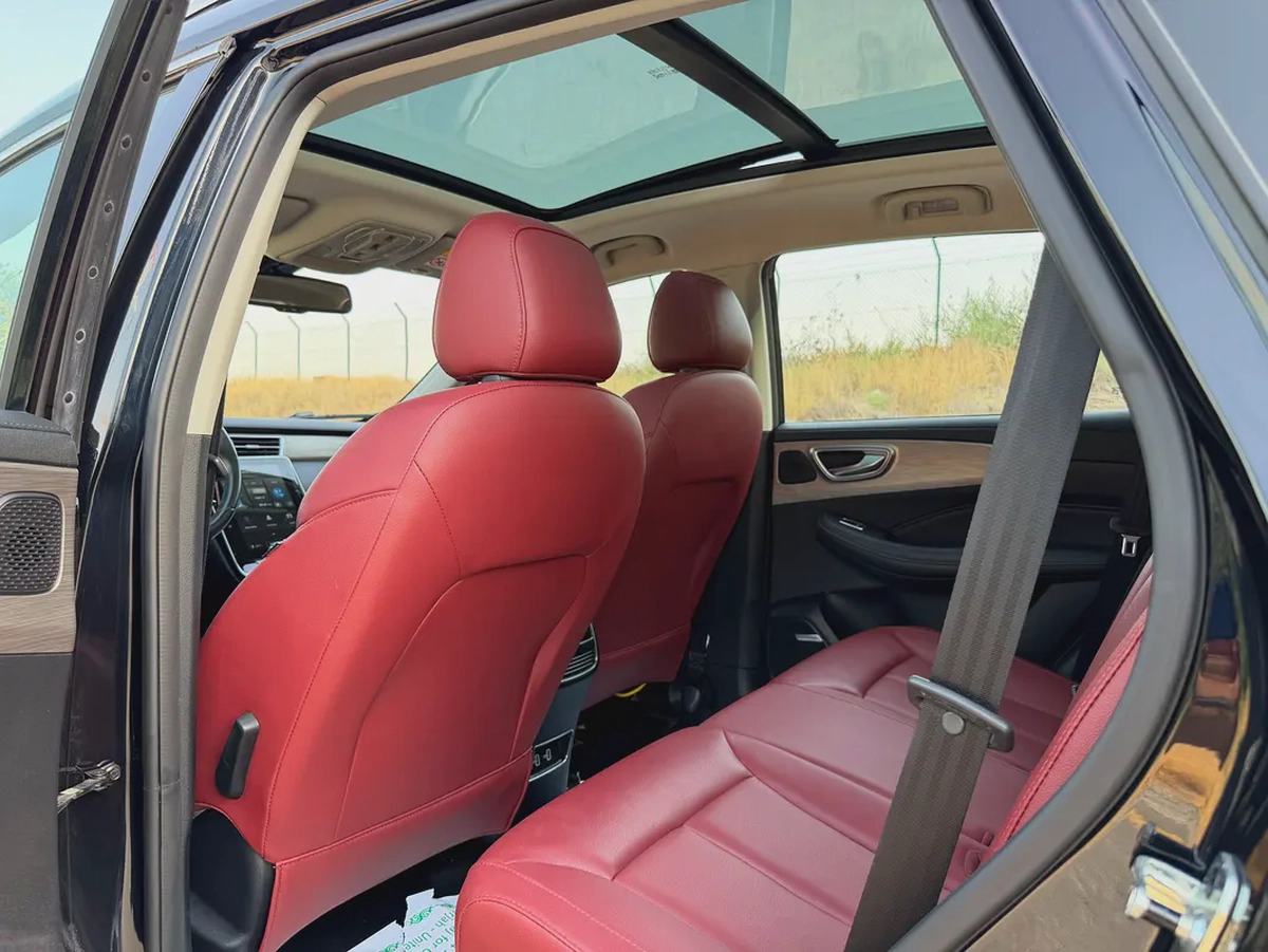 MG—RX5–GCC—FREE ACCIDENT—LUXURY—FULL OPTIONS—FULL SERVICE HISTORY—UNDER WARRANTY