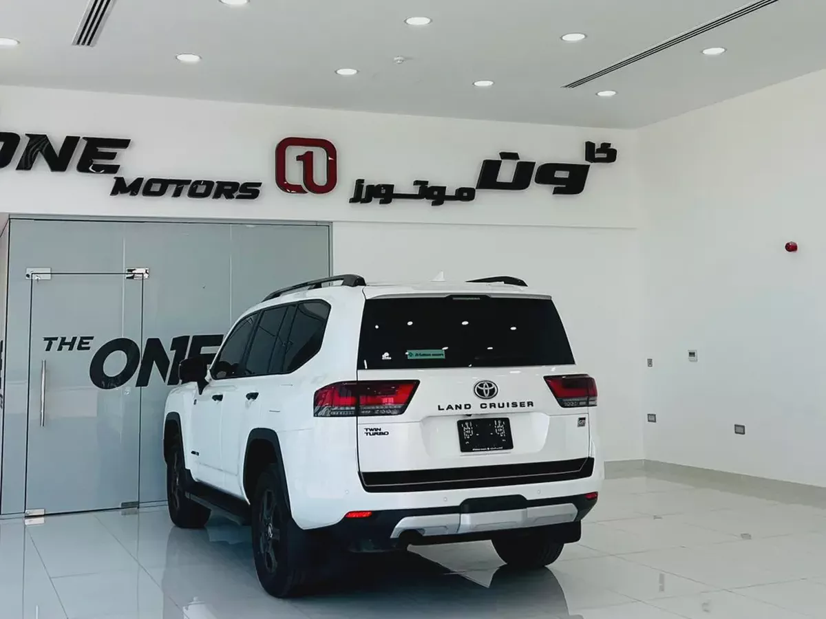 Toyota Land Cruiser GR Sport 2024 GCC Specs-15-15