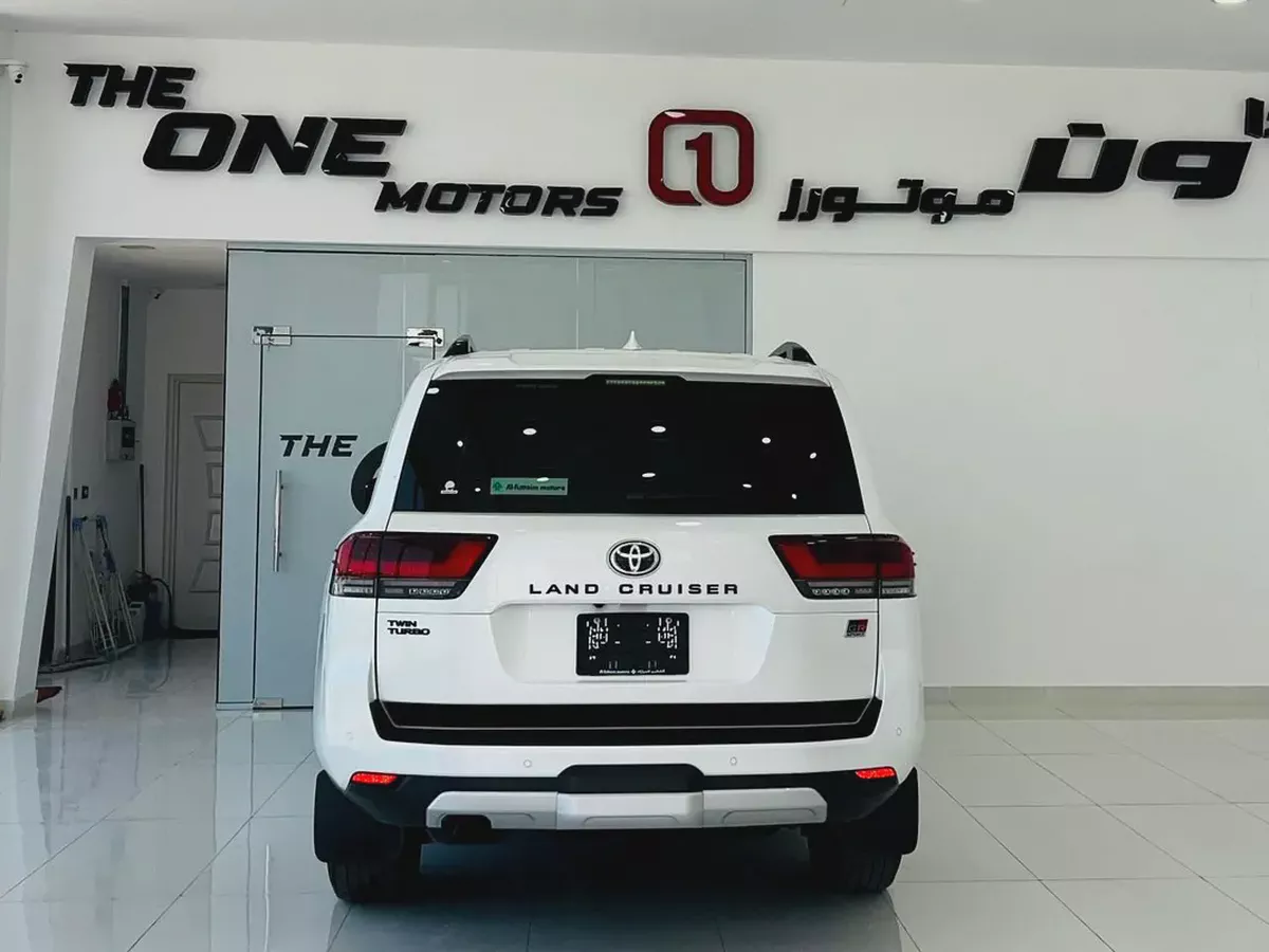 Toyota Land Cruiser GR Sport 2024 GCC Specs-17-17