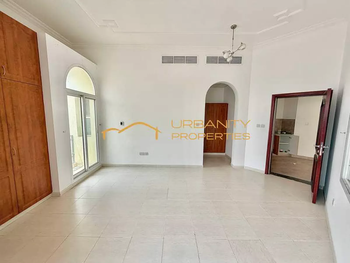 Spacious || 5-Bedroom Villa || Umm Suqeim 2 ||-4-4