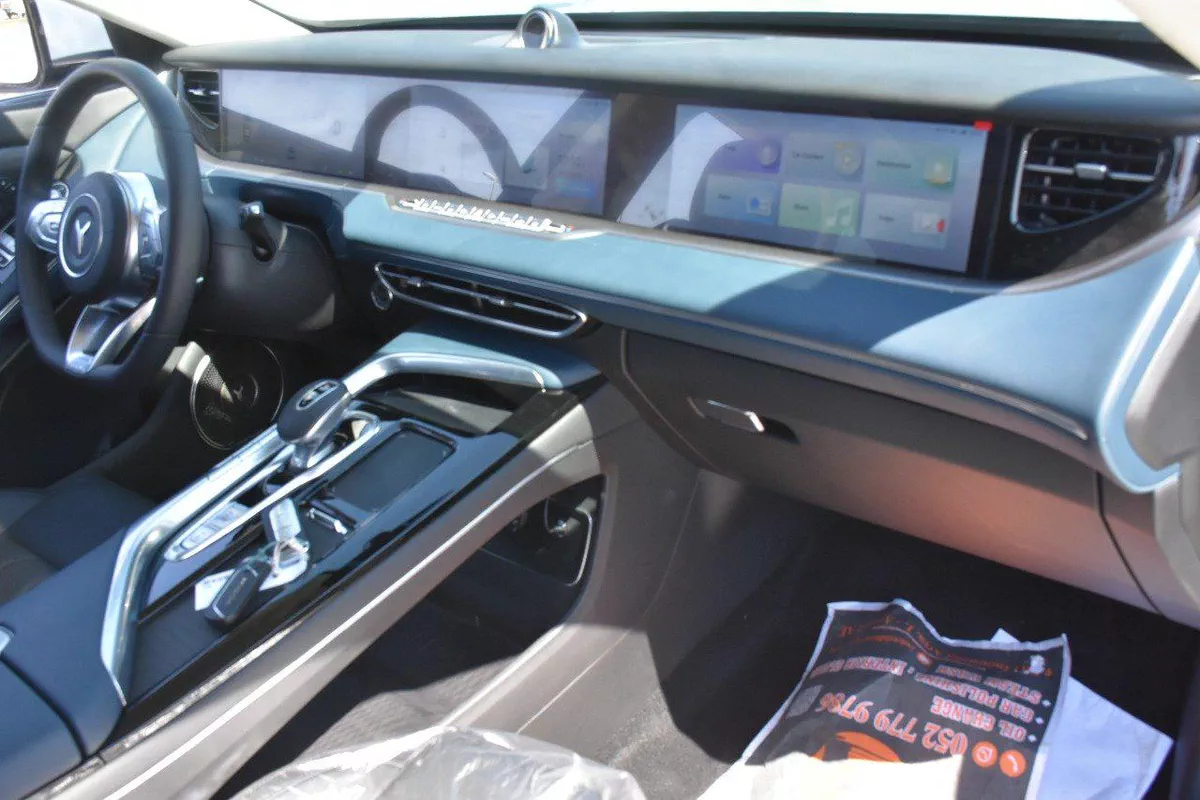 NEW LANTU FREE PHEV 2022 | SILVER-4-4