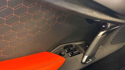 Lamborghini Revuelto STD Lamborghini Revuelto 2026 - Hybrid Powertrain (First-Ever)-14