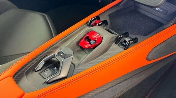 Lamborghini Revuelto STD Lamborghini Revuelto 2026 - Hybrid Powertrain (First-Ever)